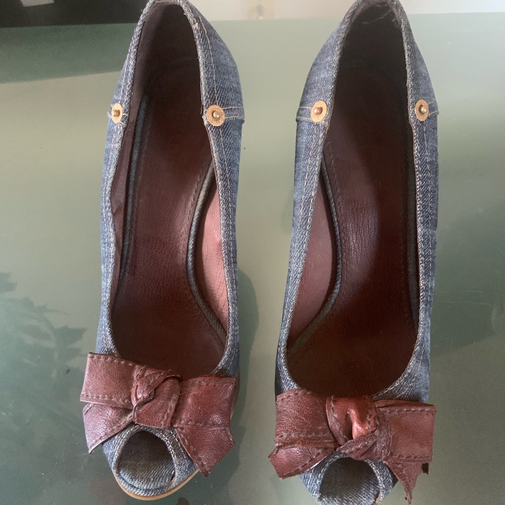 Peep toe Wedge Shoe
